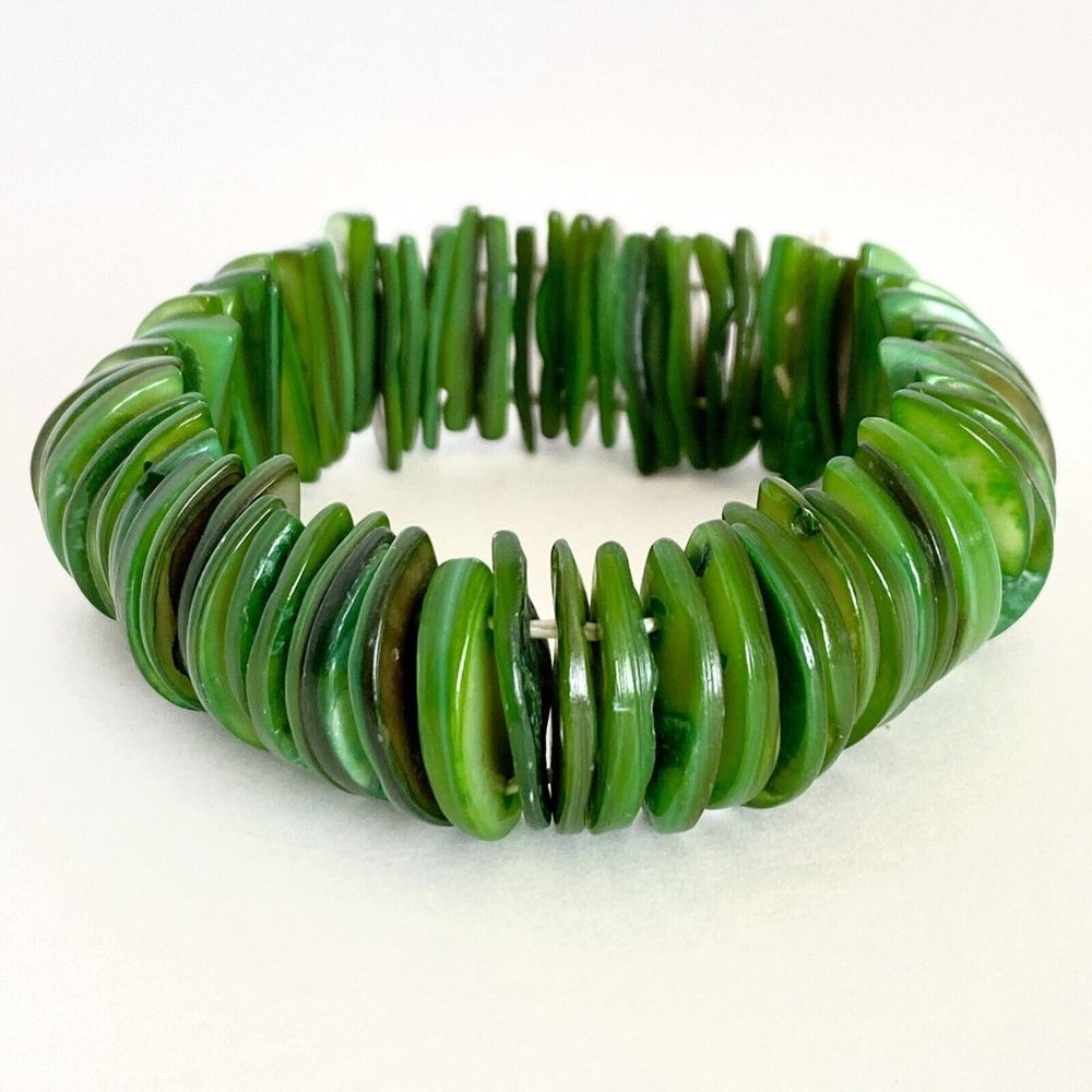 Green Mother Of Pearl Organic D Shape Shell Stretch Bracelet 6.3”